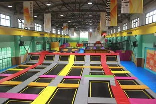 成都这所军工厂，曾经造火药现在搞文艺，耍一天都不得累